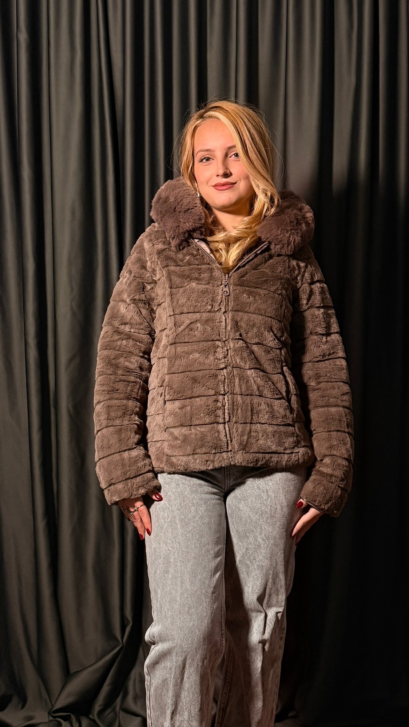 Çift Taraflı Kaz Tüyü Mont