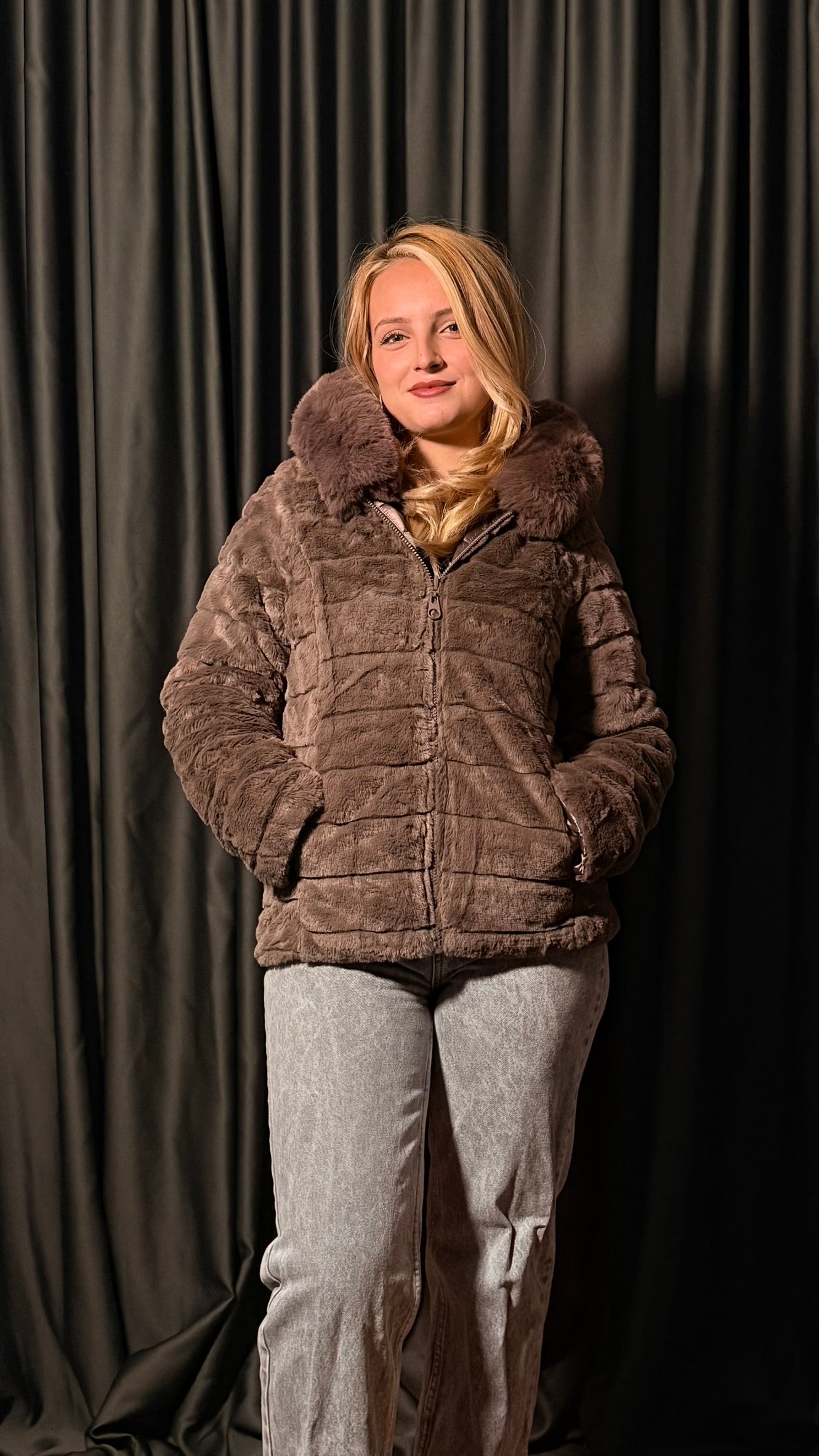 Çift Taraflı Kaz Tüyü Mont