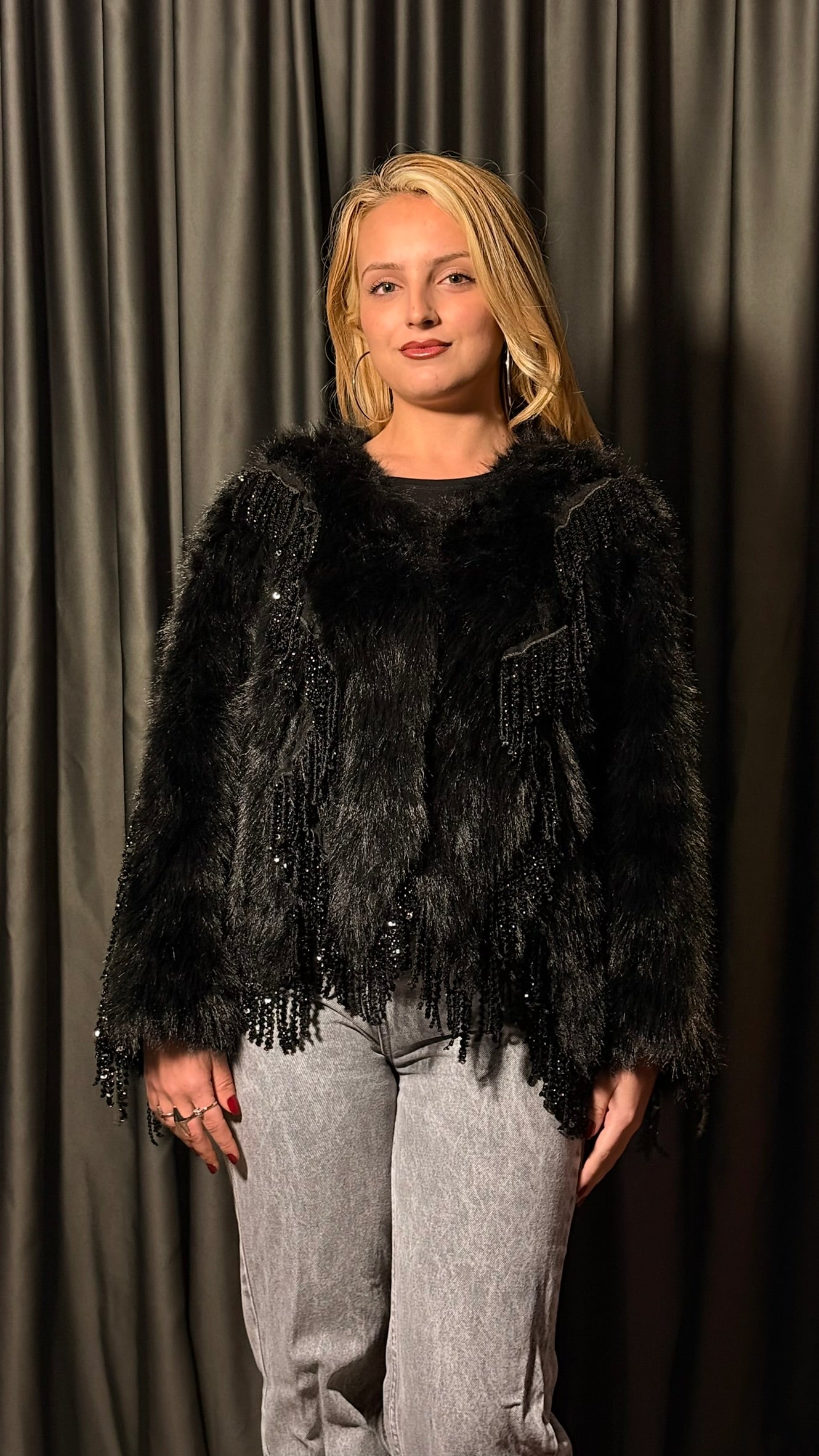 Taş Detaylı Tasarım Kürk