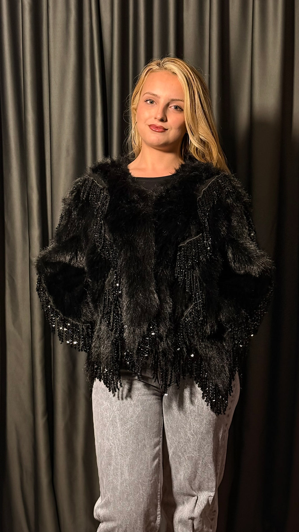 Taş Detaylı Tasarım Kürk