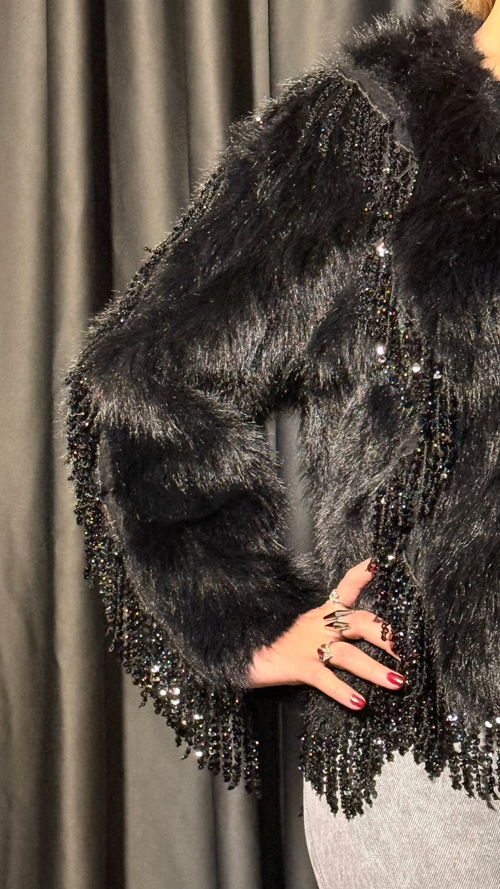 Taş Detaylı Tasarım Kürk