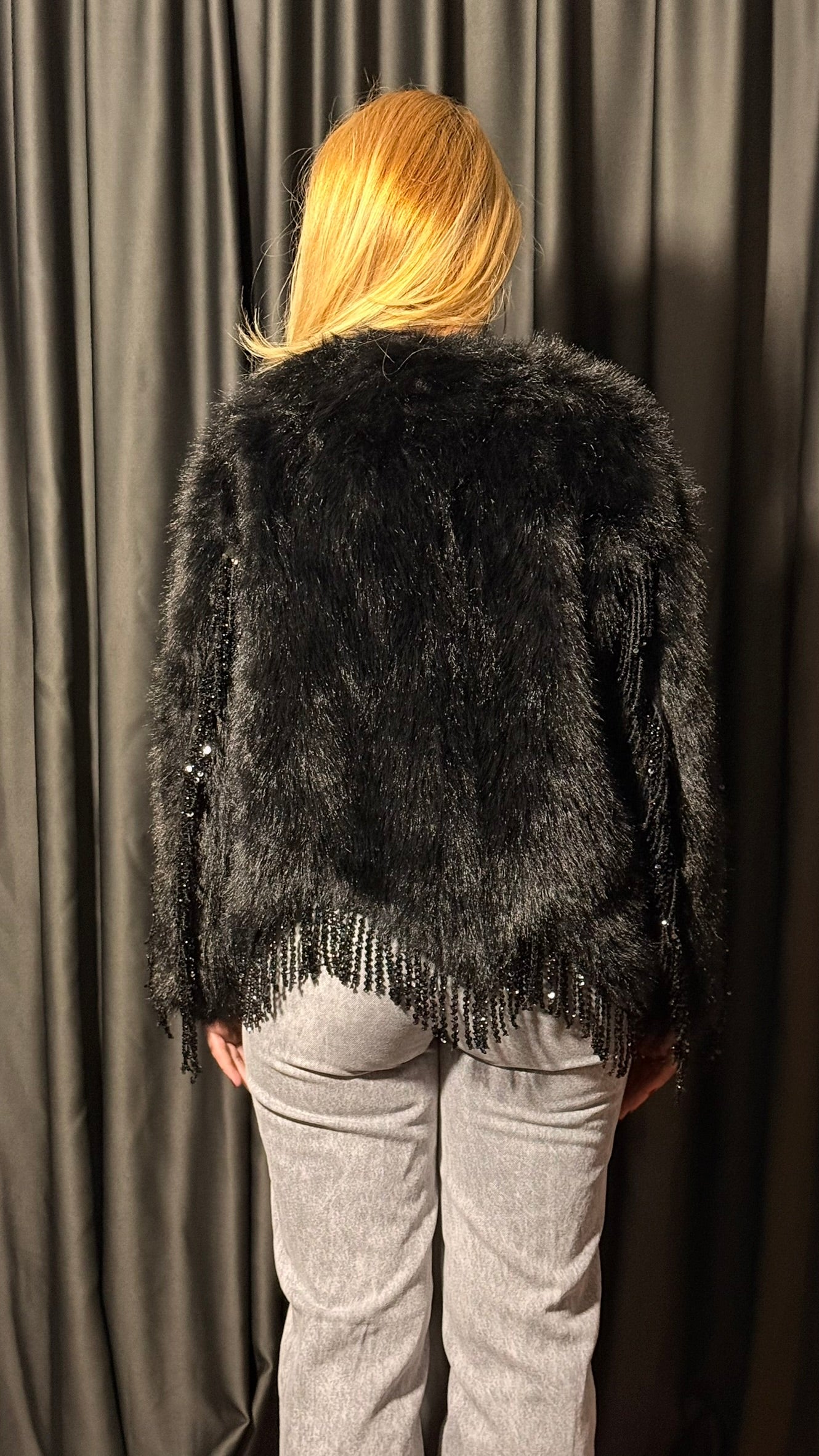 Taş Detaylı Tasarım Kürk