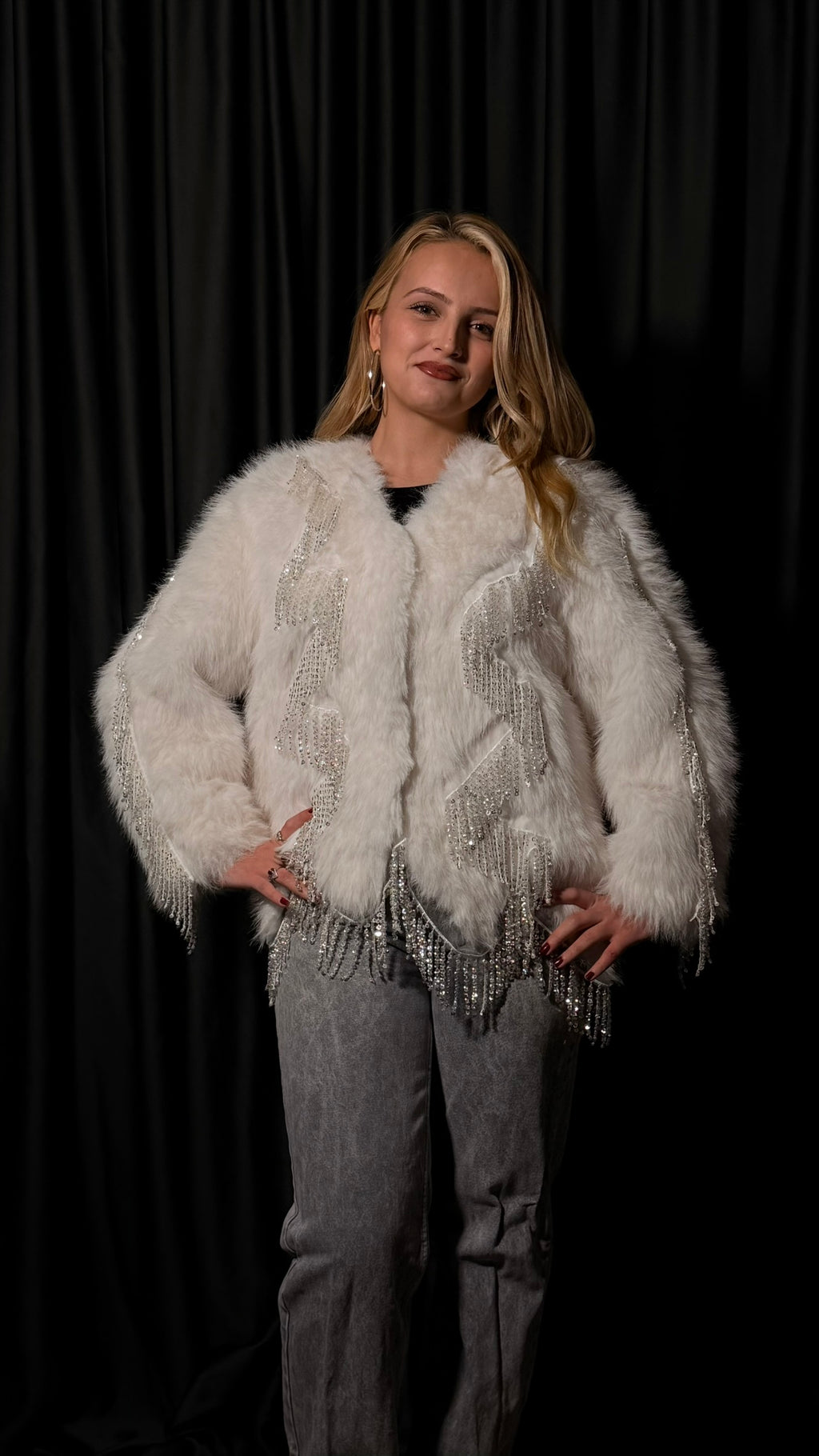 Taş Detaylı Tasarım Kürk