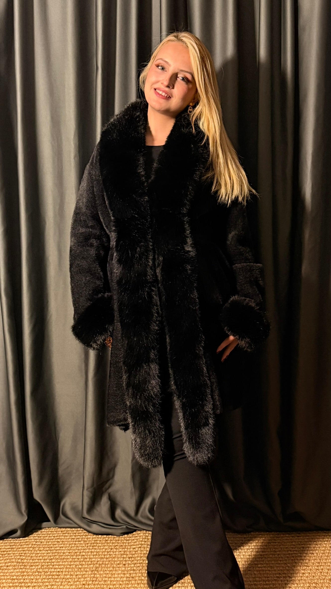 ANGORA HIRKA/KABAN