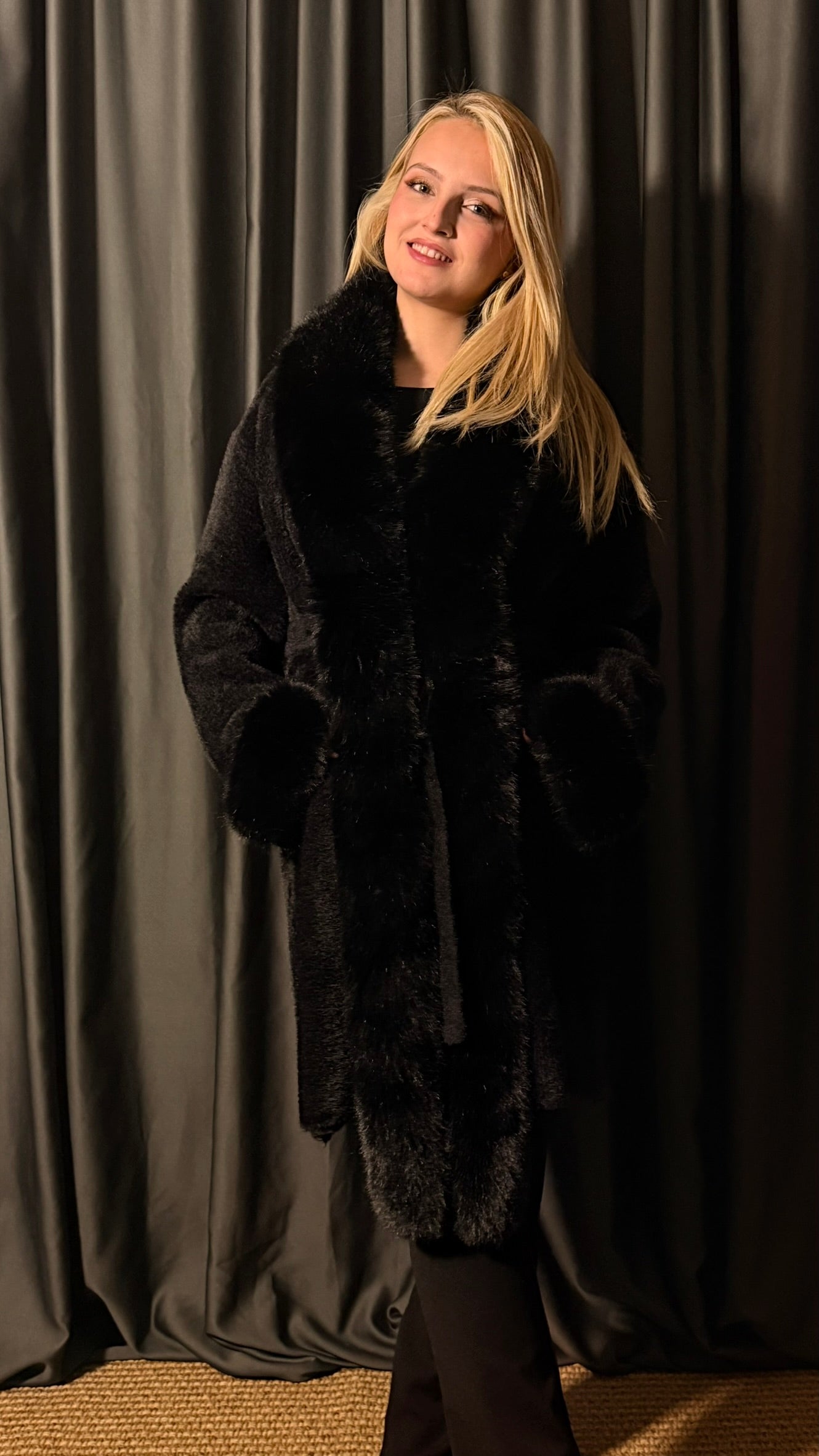 ANGORA HIRKA/KABAN