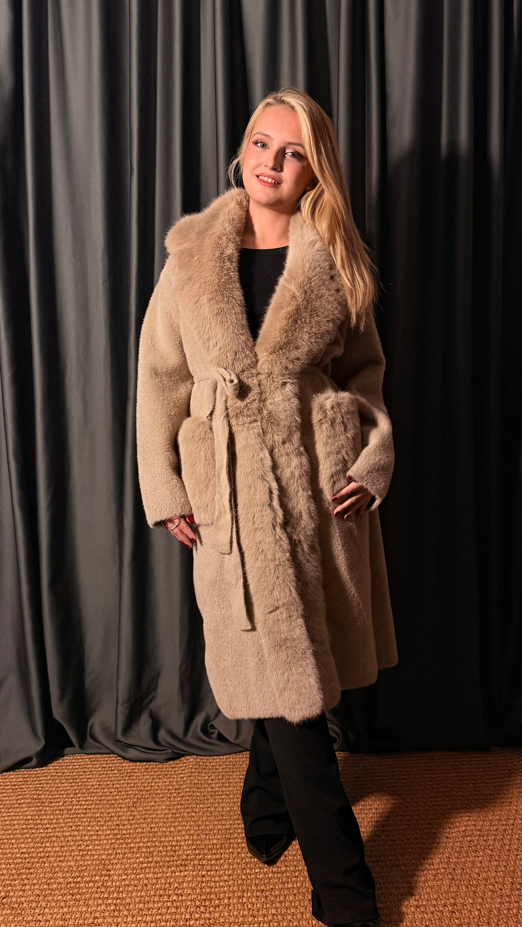 KÜRKLÜ ANGORA HIRKA