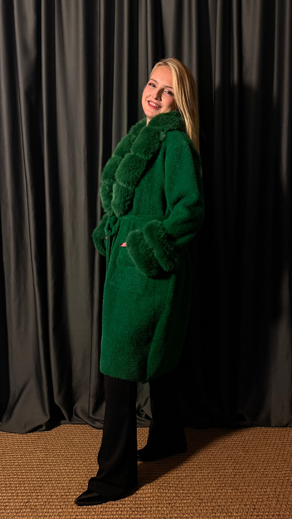 KÜRKLÜ ANGORA HIRKA