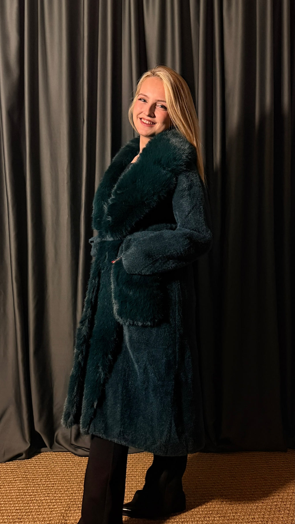 KÜRKLÜ ANGORA HIRKA