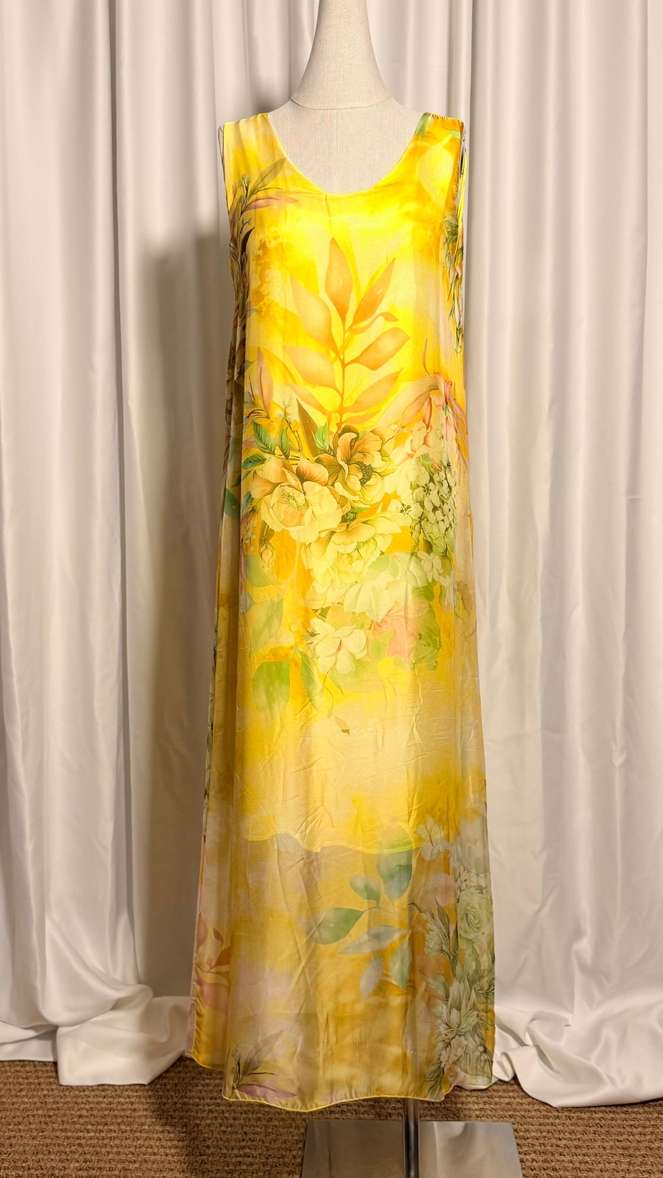 Limon Sarı Çiçek Desenli İpek Elbise – Kolsuz, Maxi