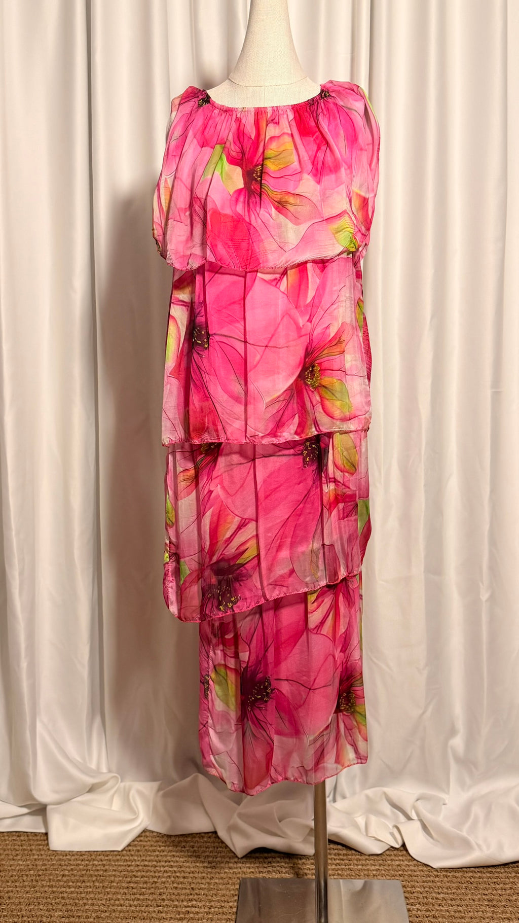 Fușya Büyük Çiçek Desenli İpek Elbise – Kat Kat İpek Elbise