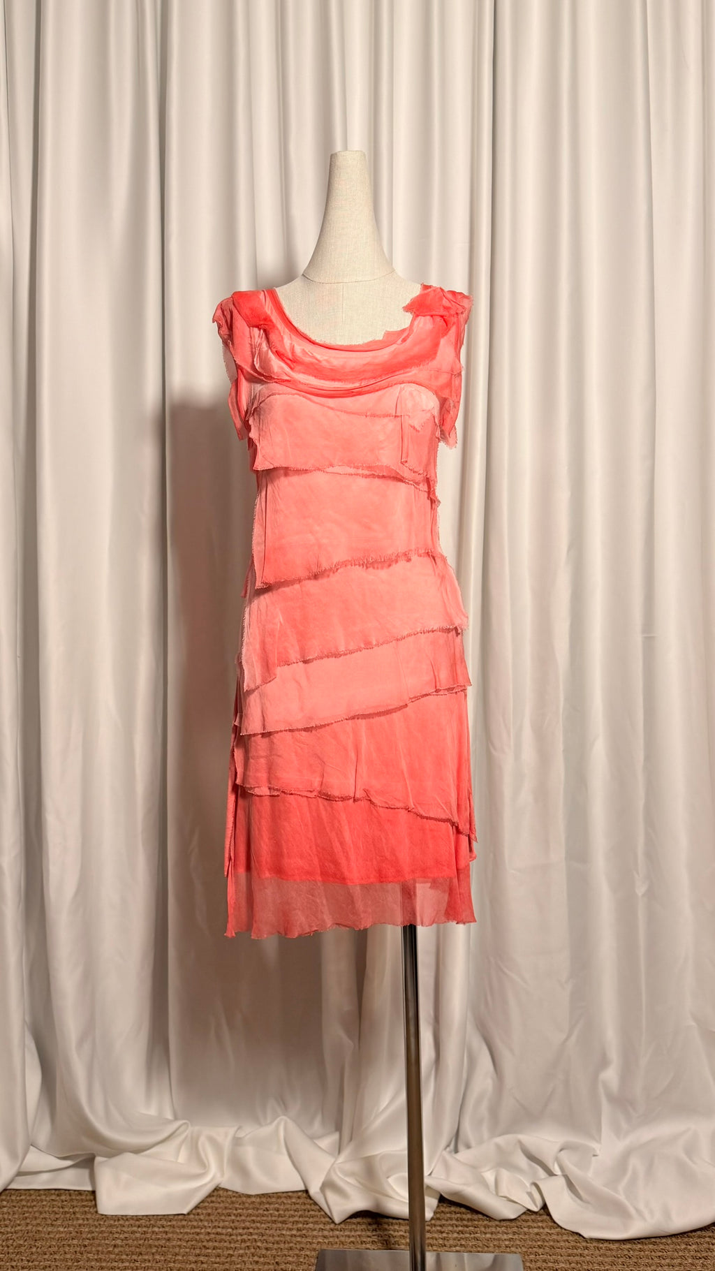 Mercan Kat Kat Kısa Elbise