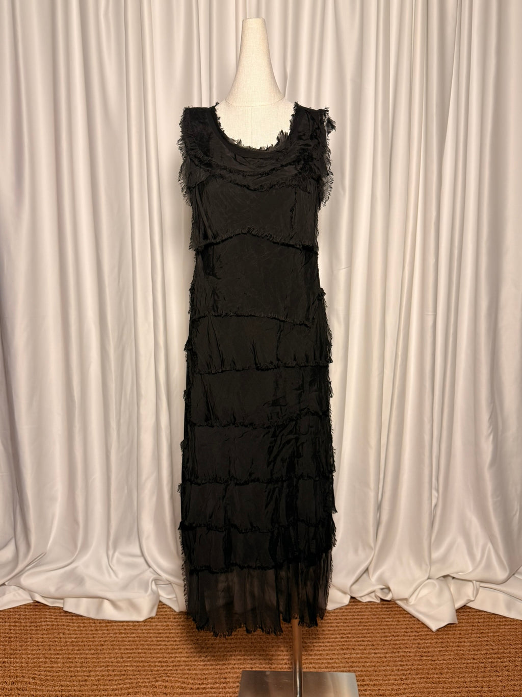 Siyah Kat Kat İpek Elbise