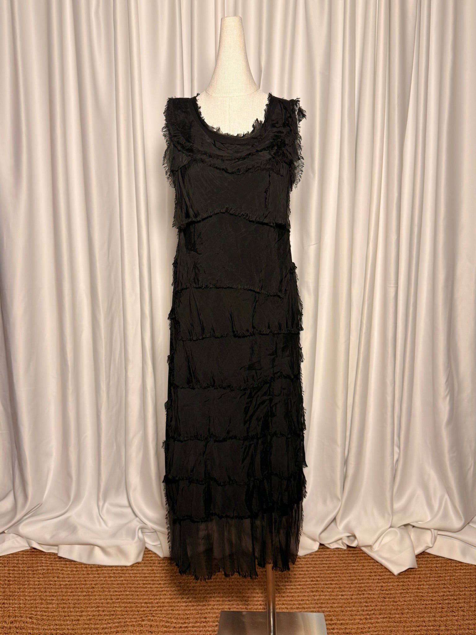 Siyah Kat Kat İpek Elbise