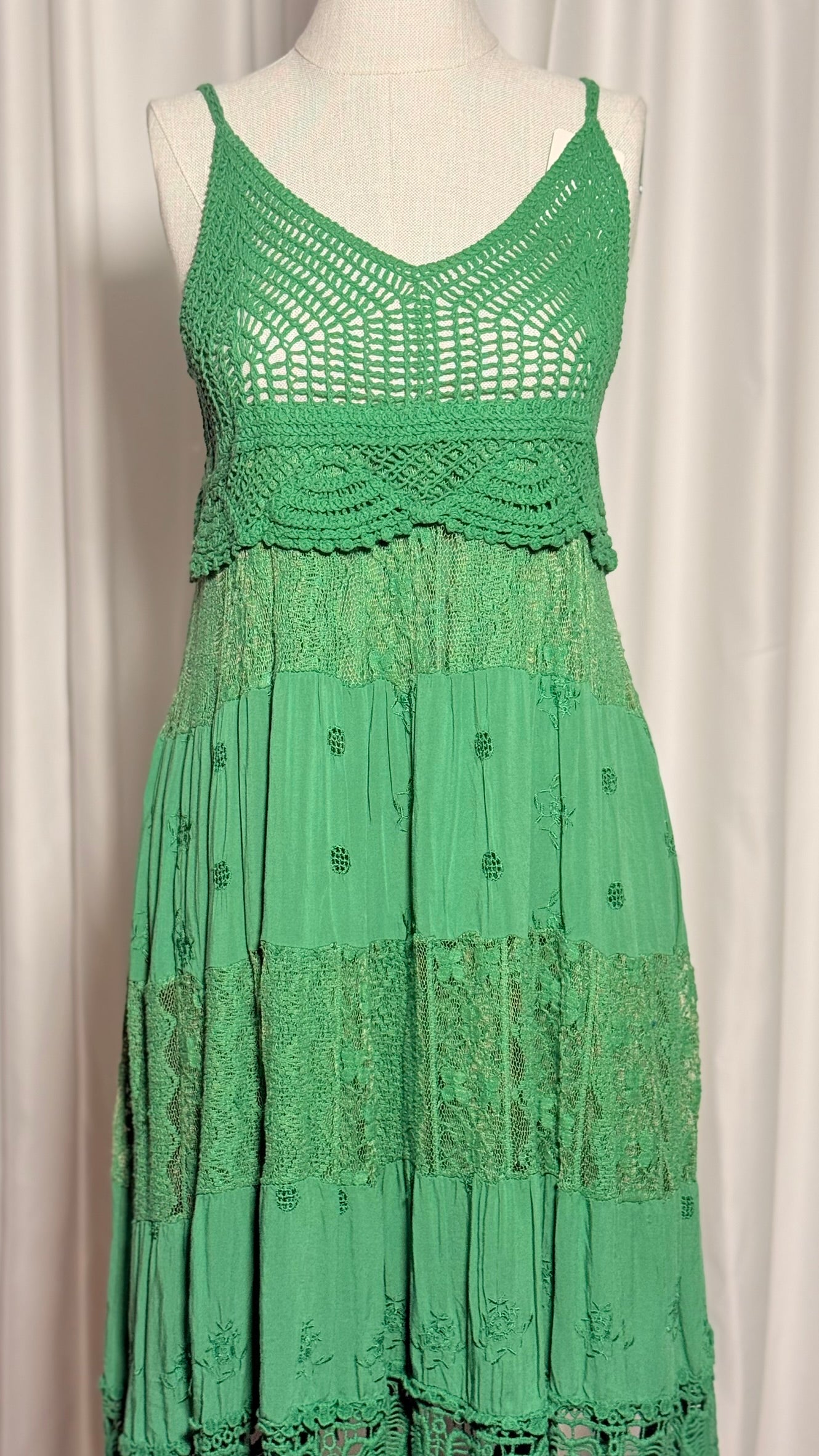 Yeşil Örgü Detaylı Askılı İpek Elbise