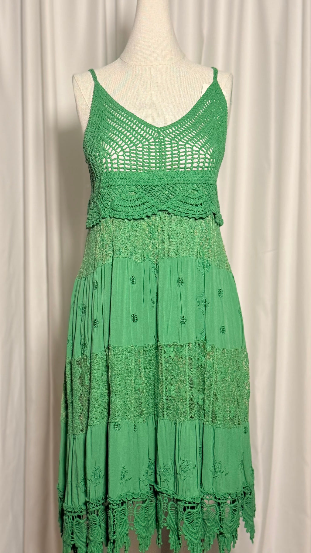 Yeşil Örgü Detaylı Askılı İpek Elbise