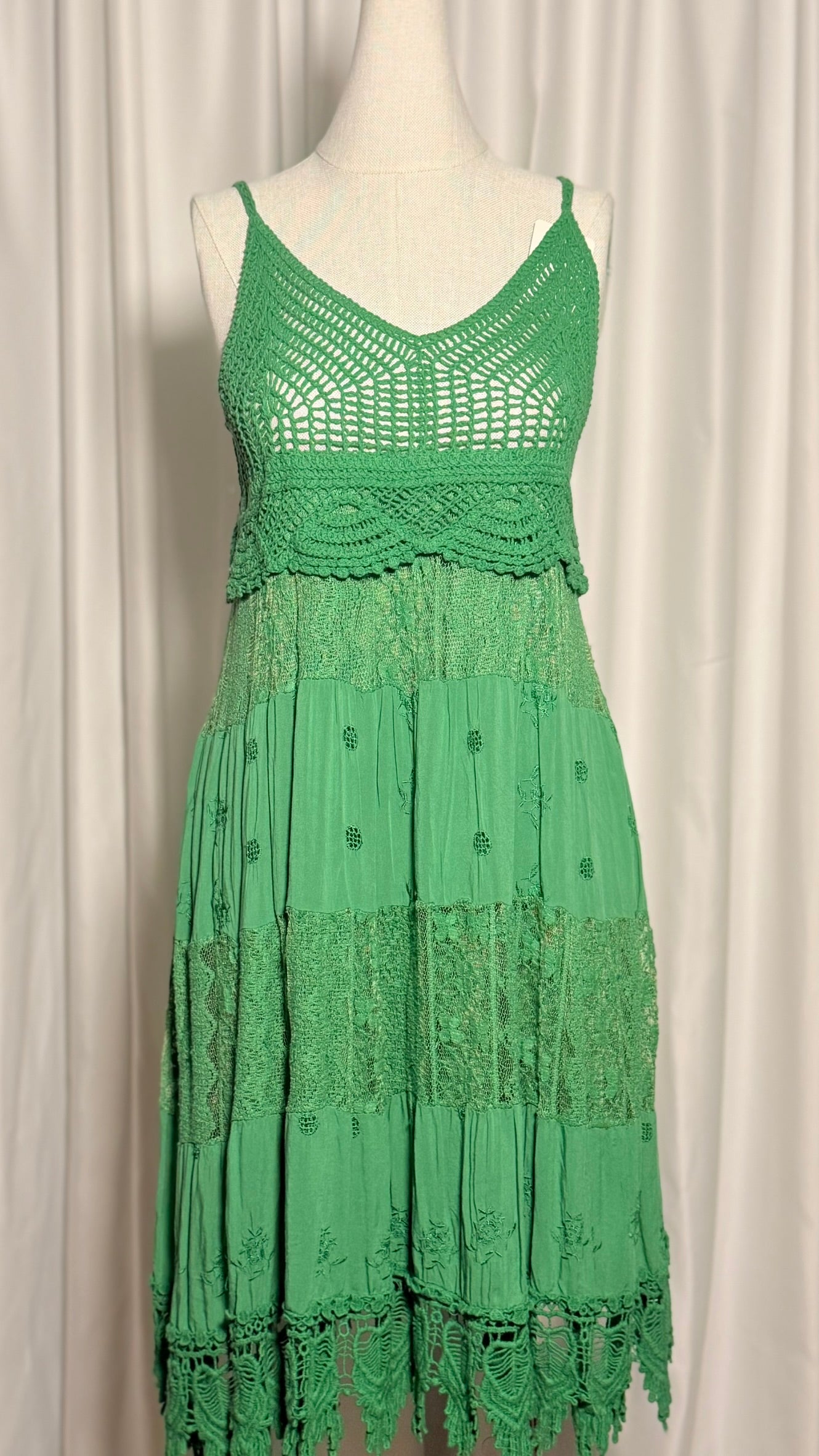 Yeşil Örgü Detaylı Askılı İpek Elbise